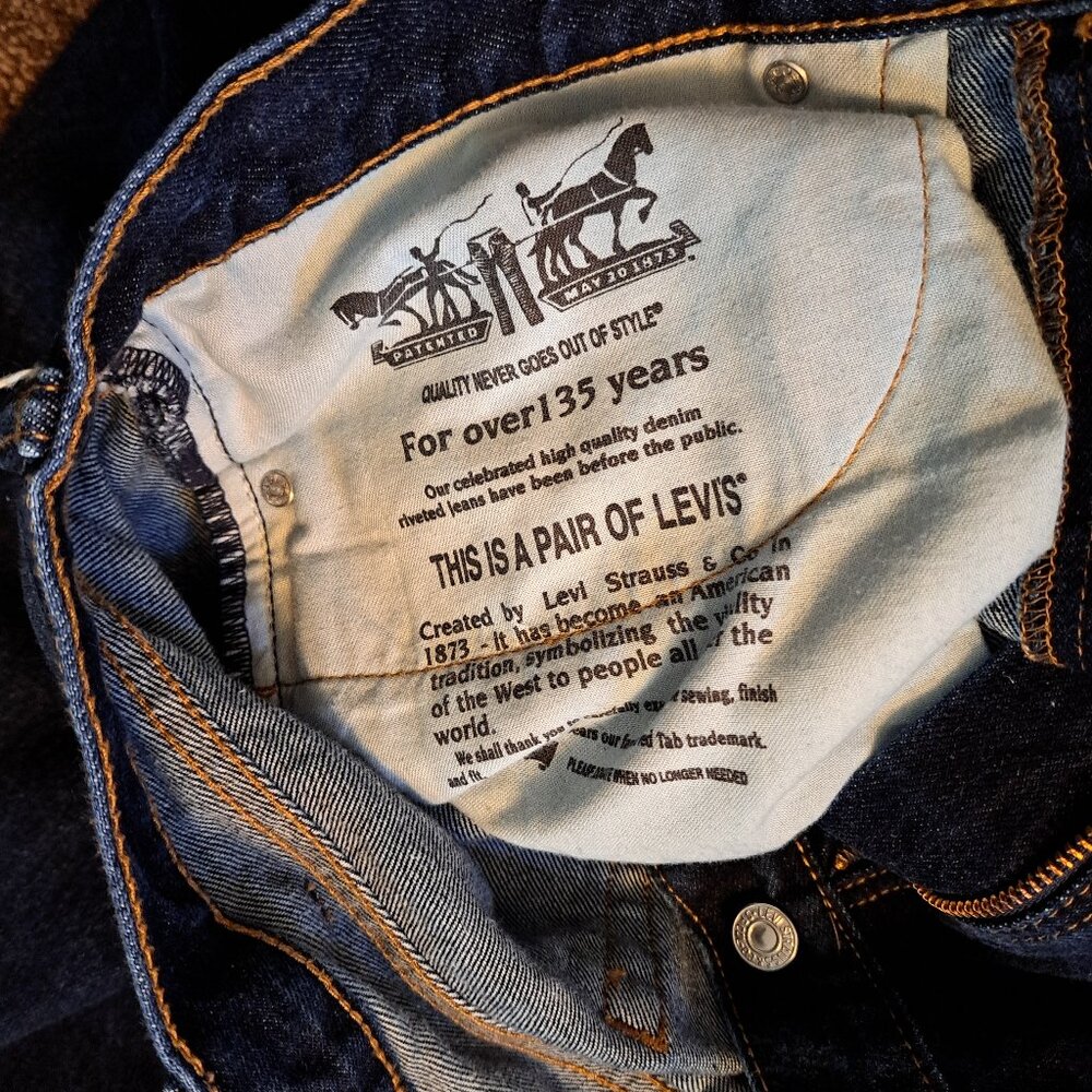 Levi's Men's 505 Regular Straight Fit Blue Denim Jeans - Picture 8 of 11